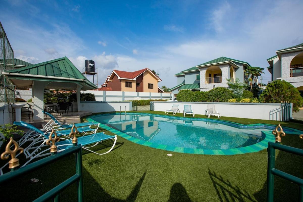 Takako Court Luxury Houses & Apartments, East Legon Аккра Экстерьер фото