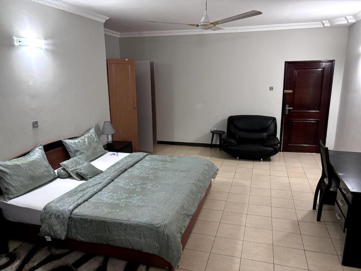 Takako Court Luxury Houses & Apartments, East Legon Аккра Экстерьер фото